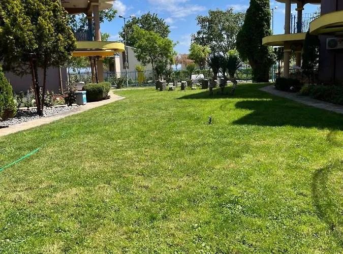 Apartman градина луксозен