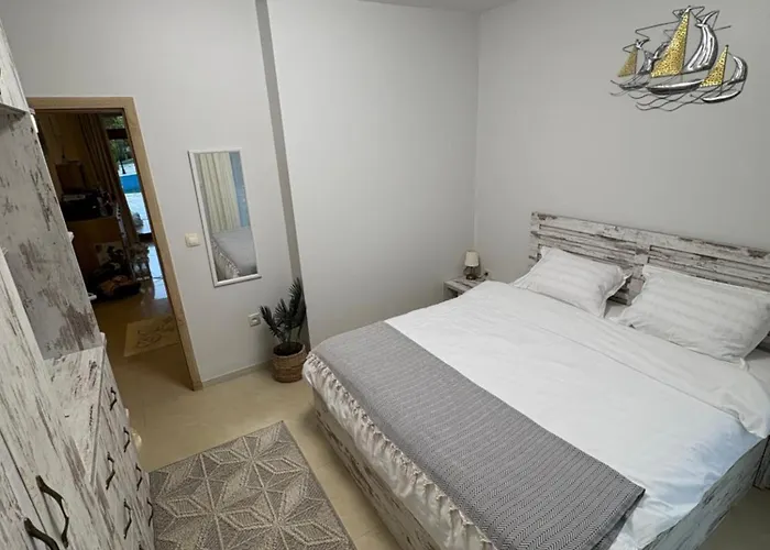 градина луксозен * Csernomorec